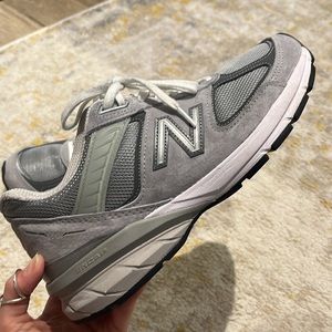 New Balance sneakers 990v5 gray size 8 1/2